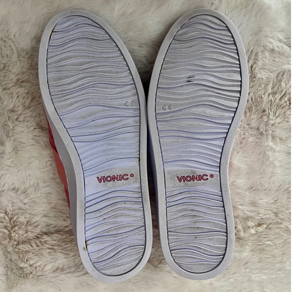 Vionic Beach Kani‎ Coral Pink Suede Laser Cut Slip On Comfort Sneakers Womens 8